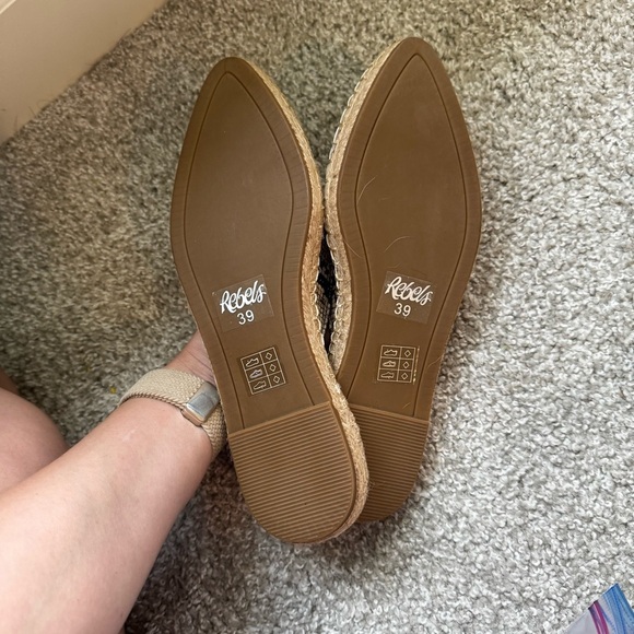 Rebels Paola Snake Pointed-Toe Espadrille Flats mules size 39 NWOT never worn - Picture 8 of 8